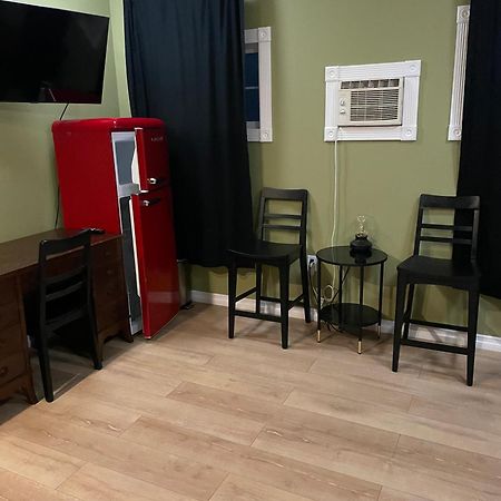 Private Room W/ Private Full Bathroom & Wifi & Ac & Shared Kitchen In Los Angeles Exterior photo
