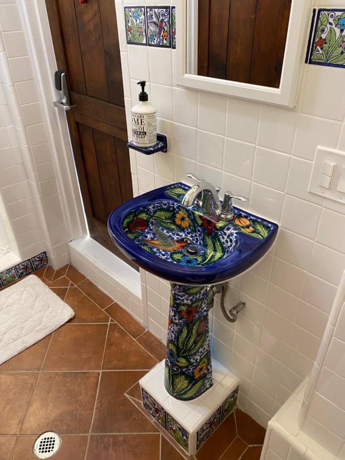 Private Room W/ Private Full Bathroom & Wifi & Ac & Shared Kitchen In Los Angeles Exterior photo