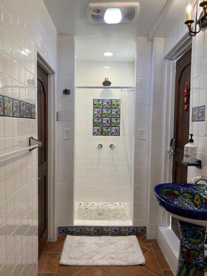 Private Room W/ Private Full Bathroom & Wifi & Ac & Shared Kitchen In Los Angeles Exterior photo
