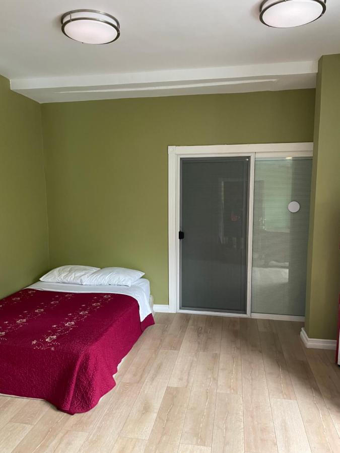 Private Room W/ Private Full Bathroom & Wifi & Ac & Shared Kitchen In Los Angeles Exterior photo