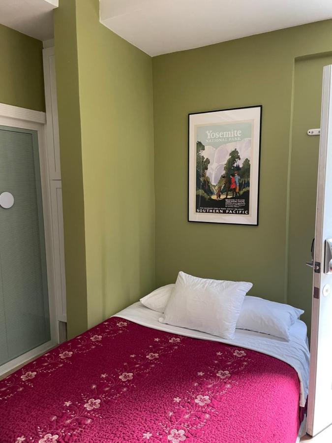 Private Room W/ Private Full Bathroom & Wifi & Ac & Shared Kitchen In Los Angeles Exterior photo