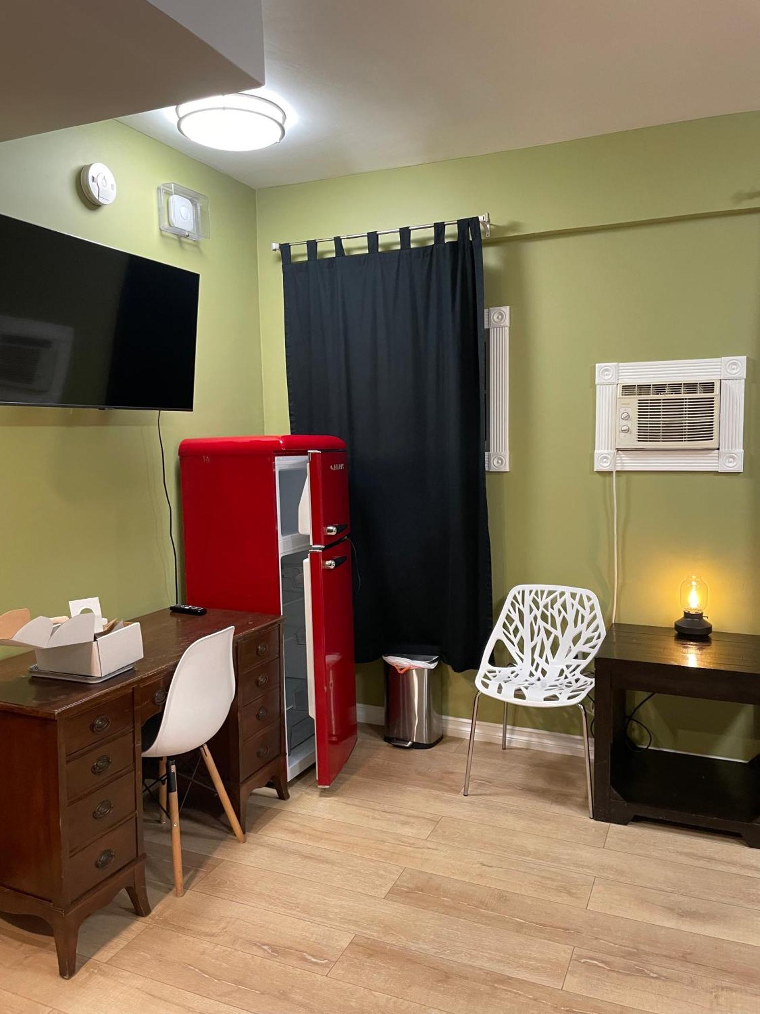 Private Room W/ Private Full Bathroom & Wifi & Ac & Shared Kitchen In Los Angeles Exterior photo